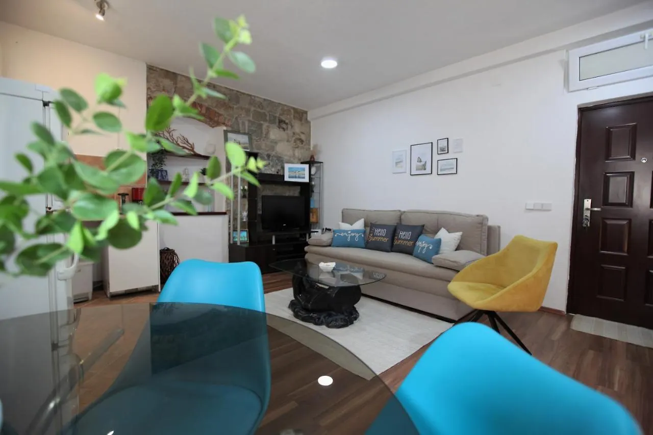 Apartment In A Stone Building By The Adriatic Sea Kaštela