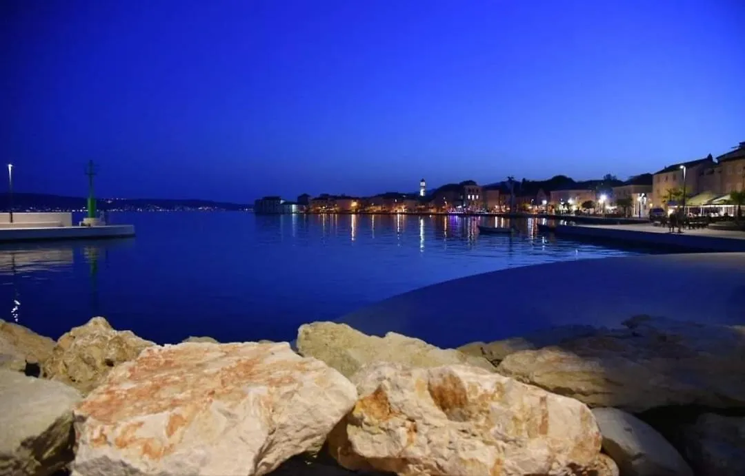 Apartment In A Stone Building By The Adriatic Sea Kaštela