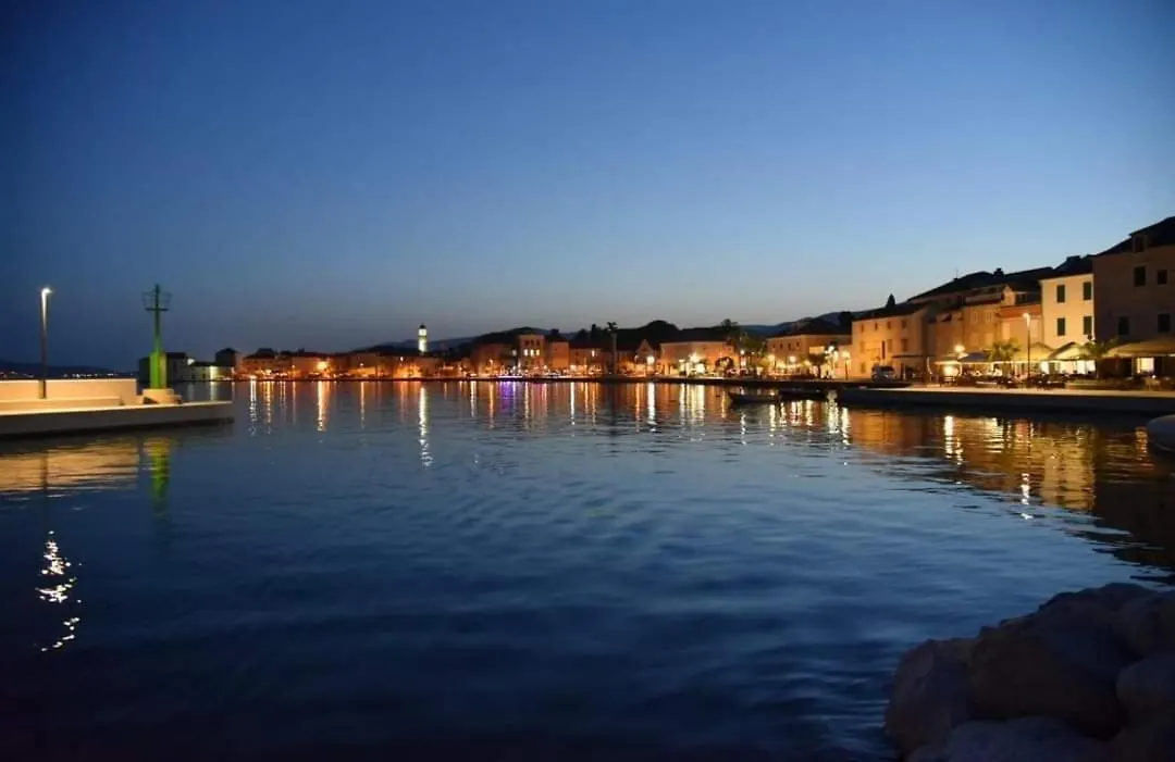 Apartment In A Stone Building By The Adriatic Sea Kaštela