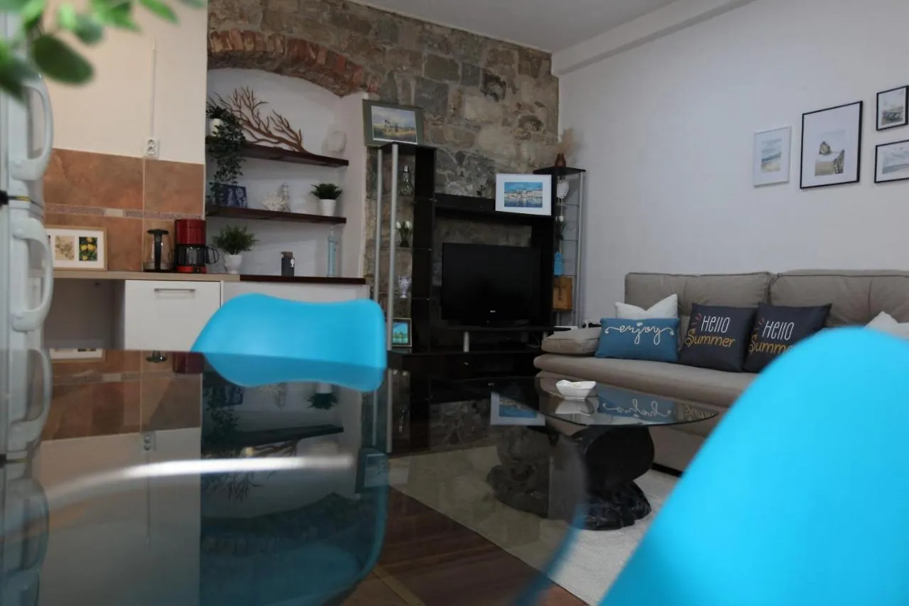 Apartment In A Stone Building By The Adriatic Sea Kaštela
